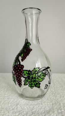 Carafe en verre émaillé signé F.D