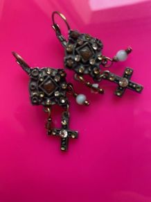 PAIRE DE BOUCLES D OREILLE 