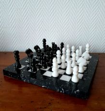 Jeu d'échecs en marbre de Corfou