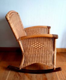 Rocking chair en rotin vintage 1970 