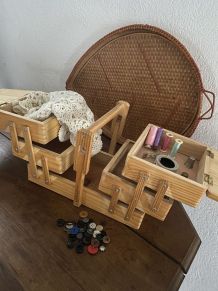 Boîte de rangement en bois vintage.