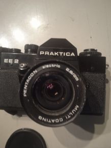 Appareil photo , praktica EE2,avec sacoche et protection obj