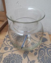 Vase rond en verre transparent