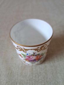 tasse en porcelaine