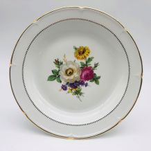 6 Assiettes Creuses. En porcelaine, pâte et émaux de Limoges