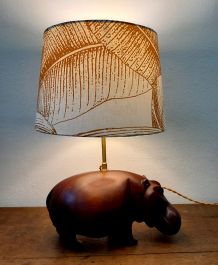 Lampe hippopotame en bois exotique 