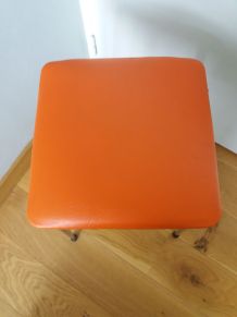 Tabouret skaï orange et métal chromé années 70