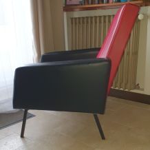 FAUTEUIL ROUGE ET NOIR VINTAGE DES ANNEES 1970  