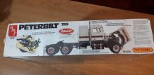 Maquette AMT Matchbox camion Peterbilt 359 1/25 avec moteur