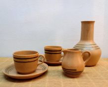 Tasses et vase Sarreguemines modèle Chaumière 