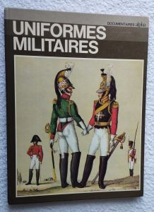 Uniformes Militaires - Documentaires Alpha 1973