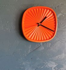 Horloge pendule murale vintage silencieuse Tupperware orange