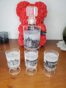 Ensemble Carafe et 3 verres à liqueur, Chateaux de la Loire