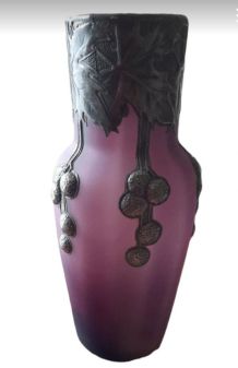 Vase art nouveau violet