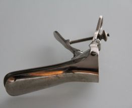 Speculum, matériel médical années 60