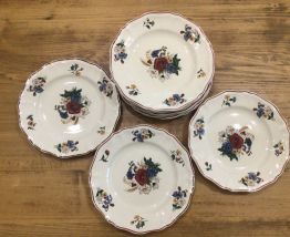 8 assiettes vintage fleuries