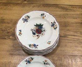 8 assiettes vintage fleuries