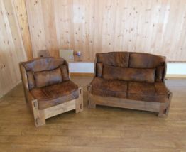Canapé et fauteuil vintage  de fabrication artisanale 