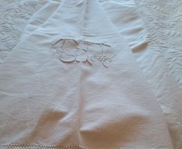 Drap ancien brodé 