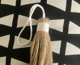 Pompon Tarbouche petit modèle jute blanc