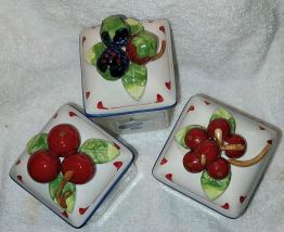 lot de 3 pots à épices motif relief fruits Villeroy et Boch