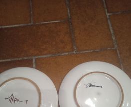 Assiettes plates signeés 