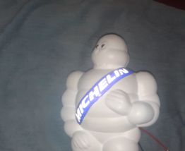 Bibendum michelin 36 cm lumineux 12/24 volts