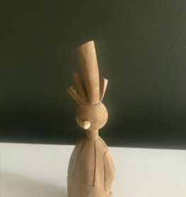 Petite bigoudène bois sculpté