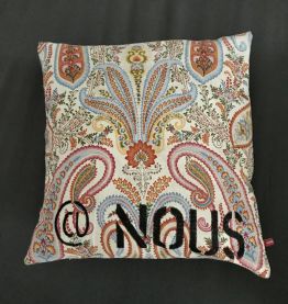 Coussin motifs cachemire "Nous"