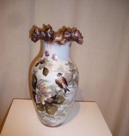 Vase 19ème en opaline, décor cloisonné, peint à la main