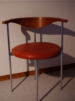 Chaise du designer  Frederik SIECK 1960