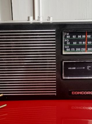 Radio vintage from Singapore