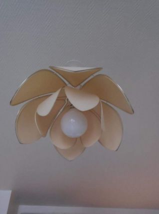 suspension fleur de lotus beige double corolle