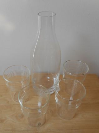 4 gobelets et carafe  (0,65l) en verre transparent