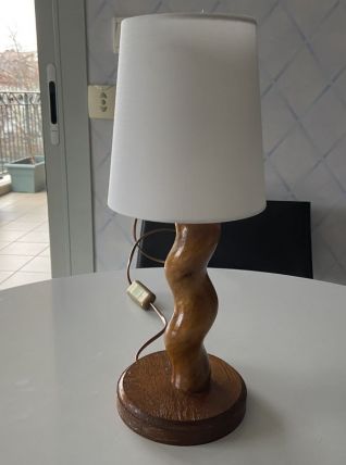 Lampe en bois brutaliste