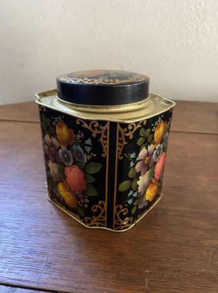 Boîte anglaise en métal avec  des fleurs.