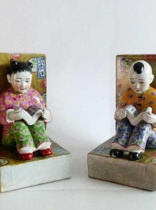 Serre livres chinois en porcelaine