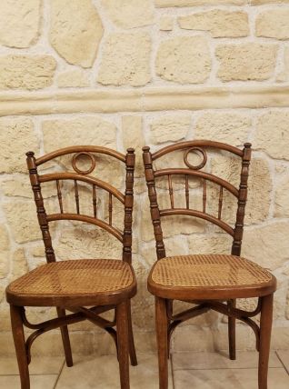 Paires d'anciennes chaises bistrot cannées CAMBIER n°229