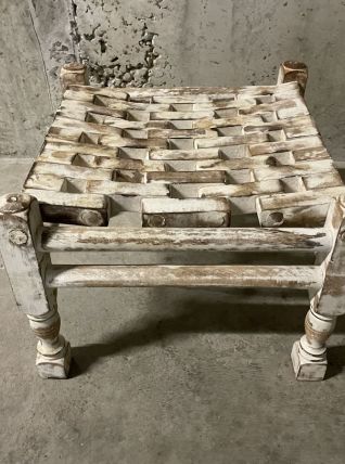 Tabouret bas wabi-sabi