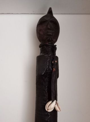 Totem de Femme Peuls (Ebéne, Cuir et Cauris) BURKINA FASO