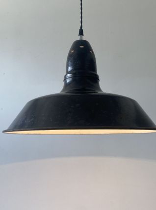 ANCIENNE SUSPENSION INDUSTRIELLE EN EMAIL NOIR  40 CM