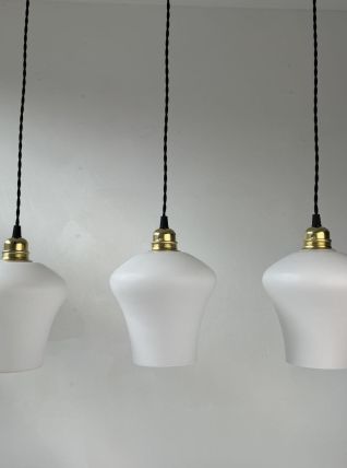 LOT 3 ANCIENNES SUSPENSIONS EN OPALINE VINTAGE