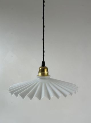 ANCIENNE SUSPENSION JUPONNEE EN OPALINE VINTAGE