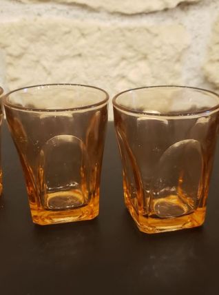 Lot de 4 verres roses vintage base carrée