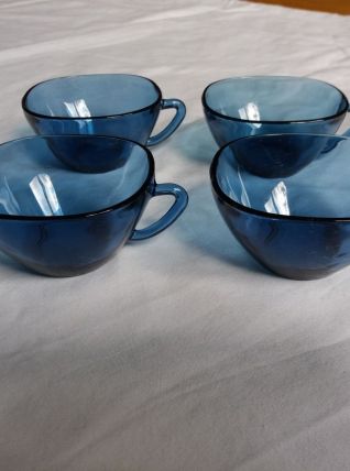 tasses en verre bleu Vereco