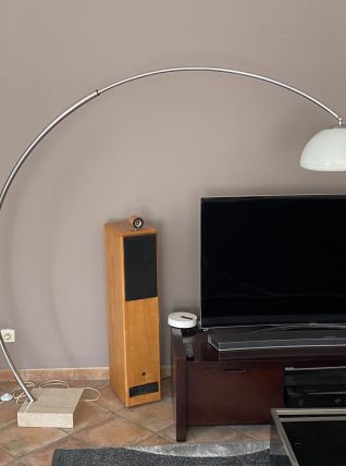 Lampadaire arc. 1970. Italie. Pied en marbre.