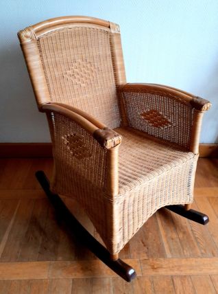 Rocking chair en rotin vintage 1970 