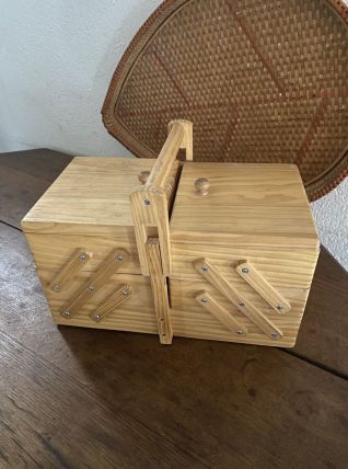 Boîte de rangement en bois vintage.