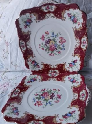 2 superbes plats à gâteaux/cake en fine porcelaine anglaise