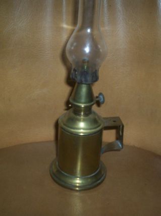 ANCIENNE LAMPE A PETROLE cuivre et verre